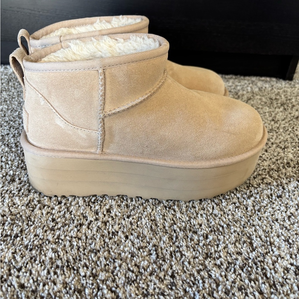 Women’s UGG Platform boots